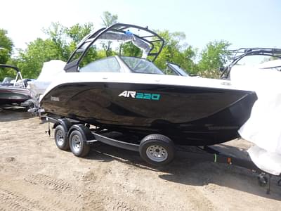 BOATZON | Yamaha Boats AR220 2025 BOATZON | Yamaha Boats AR220 2025