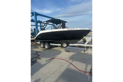 BOATZON | Yamaha Boats AR220 2025