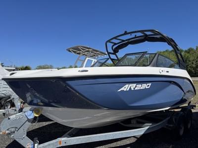 BOATZON | Yamaha Boats AR220 2025