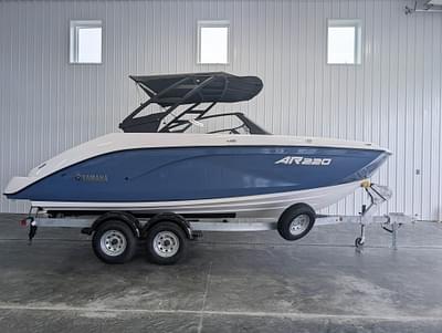 BOATZON | Yamaha Boats AR220 2025 BOATZON | Yamaha Boats AR220 2025
