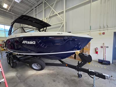 BOATZON | Yamaha Boats AR220 2027