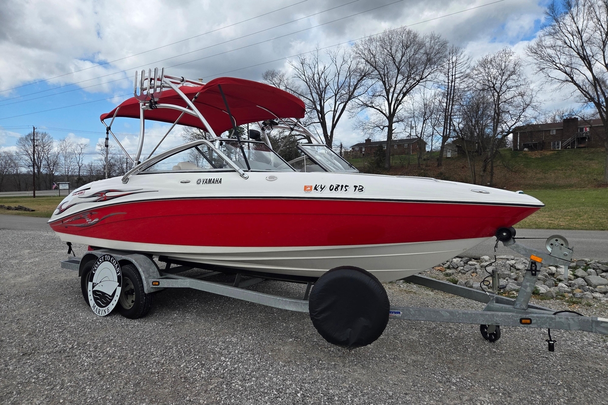 2005 Yamaha Boats AR230 - Sold Boat