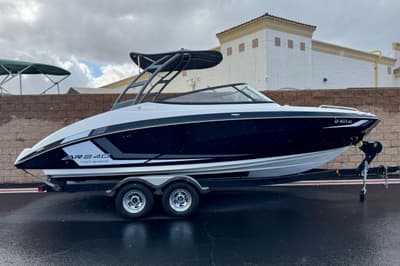 BOATZON | Yamaha Boats AR240 2018