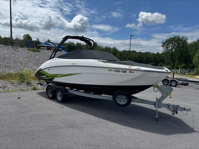 BOATZON | Yamaha Boats AR240 2019