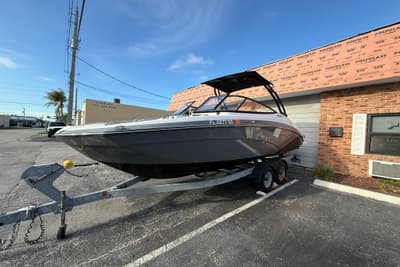 BOATZON | Yamaha Boats AR240 2020