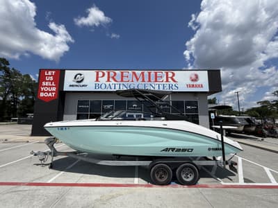 BOATZON | Yamaha Boats AR250 2024
