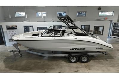 BOATZON | Yamaha Boats AR250 2025