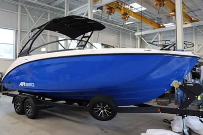 BOATZON | Yamaha Boats AR250 2025