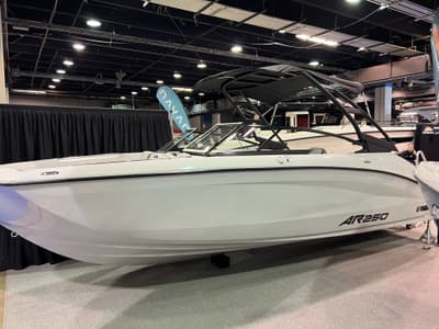 BOATZON | Yamaha Boats AR250 2025