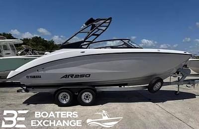 BOATZON | Yamaha Boats AR250 2025