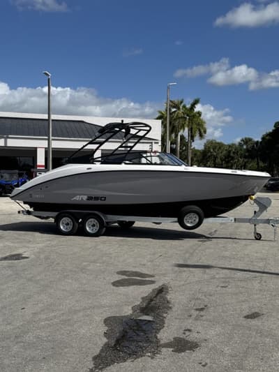 BOATZON | Yamaha Boats AR250 2026 BOATZON | Yamaha Boats AR250 2026