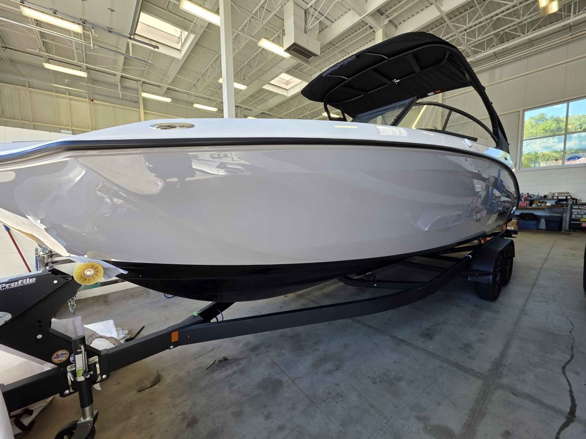 Yamaha Boats AR250 2026