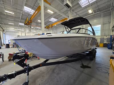 BOATZON | Yamaha Boats AR250 2027