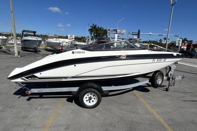 BOATZON | Yamaha Boats SX190 2019