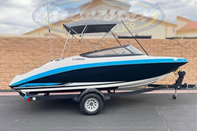BOATZON | Yamaha Boats SX190 2022