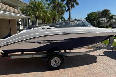 BOATZON | Yamaha Boats SX195 2022