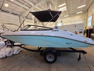 BOATZON | Yamaha Boats SX195 2026