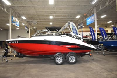 BOATZON | Yamaha Boats SX210 2017