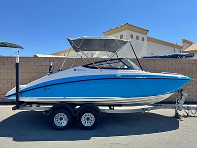 BOATZON | Yamaha Boats SX210 2021