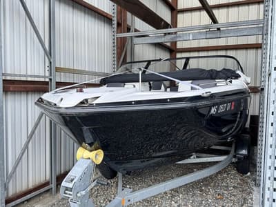 BOATZON | Yamaha Boats SX210 2022