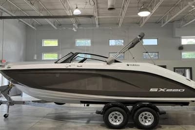 BOATZON | Yamaha Boats SX220 2023