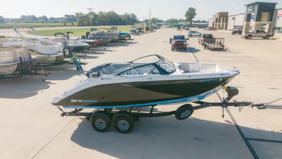 BOATZON | Yamaha Boats SX220 2024