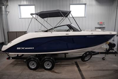 BOATZON | Yamaha Boats SX220 2025