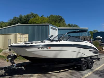 BOATZON | Yamaha Boats SX240 2019