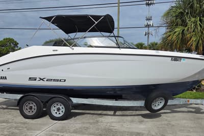 BOATZON | Yamaha Boats SX250 2024
