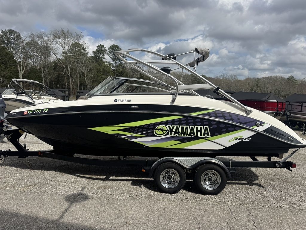 2012 Yamaha Marine 242 Limited S - Sold Boat