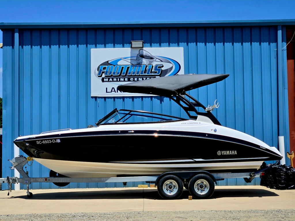 2018 Yamaha Marine 242 Limited S - Sold Boat