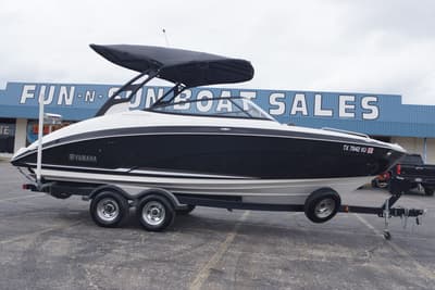 BOATZON | Yamaha Marine 242X ESeries 2018