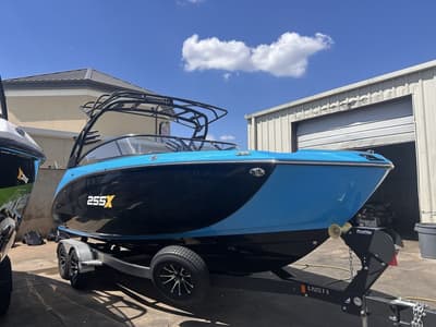 BOATZON | Yamaha Marine 255XD 2023