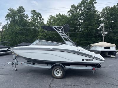 BOATZON | Yamaha Marine AR195 2020