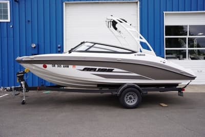 BOATZON | Yamaha Marine AR195 2023