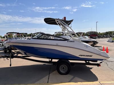BOATZON | Yamaha Marine AR195 2024
