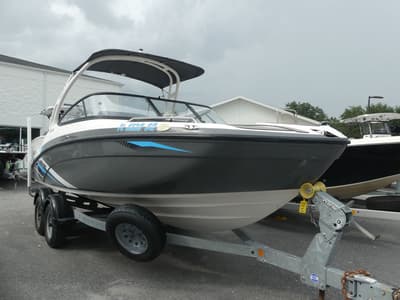 BOATZON | Yamaha Boats AR210 2020