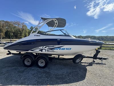 BOATZON | Yamaha Marine AR210 2022