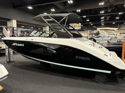 BOATZON | Yamaha Marine AR220 2026
