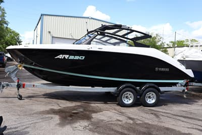 BOATZON | Yamaha Marine AR220BLACKGALVANIZED 2026
