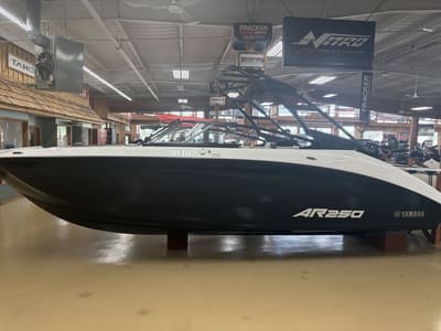 BOATZON | Yamaha Marine AR250 2026
