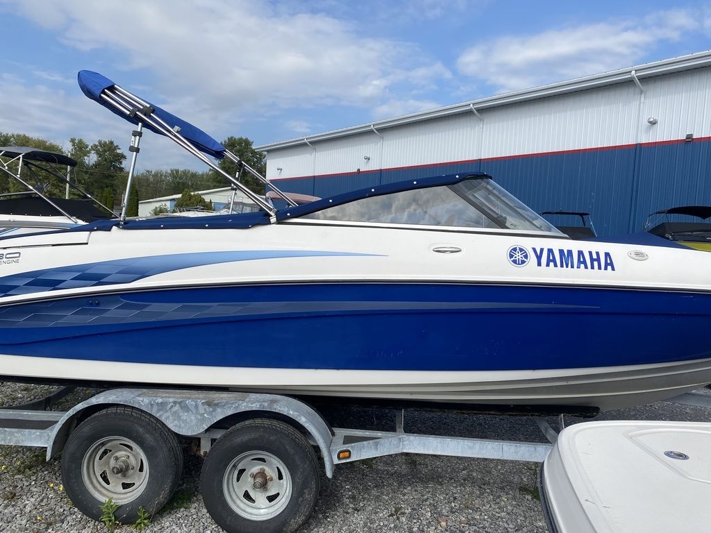 2005 YAMAHA SX 230 - Sold Boat