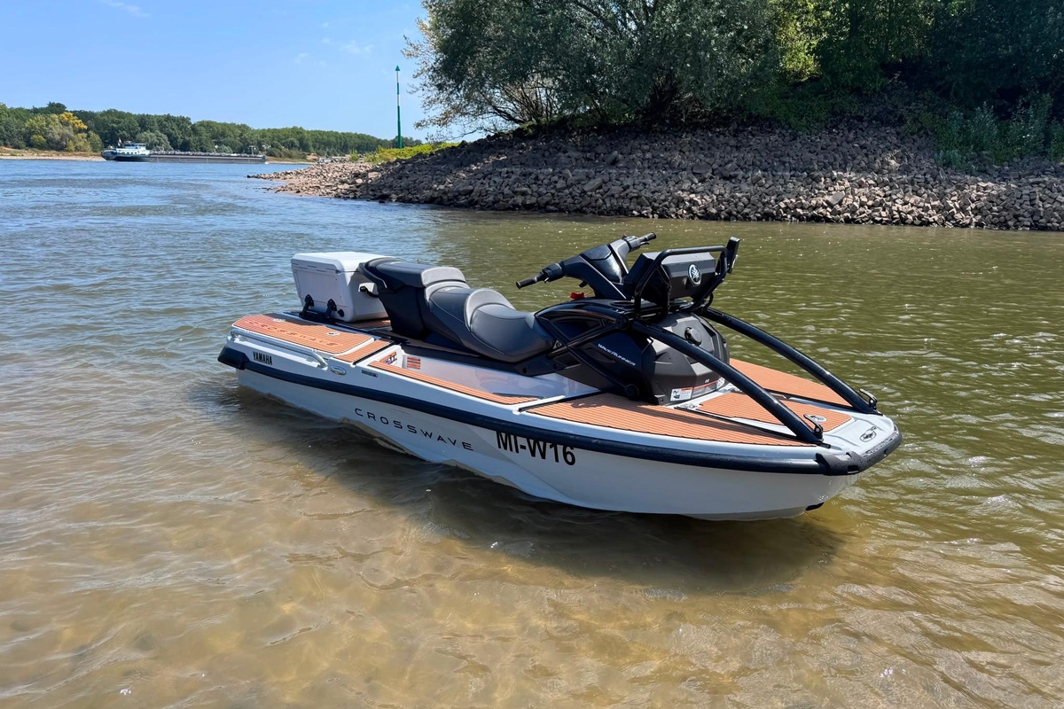 2027 Yamaha WaveRunner Crosswave - Sold Boat