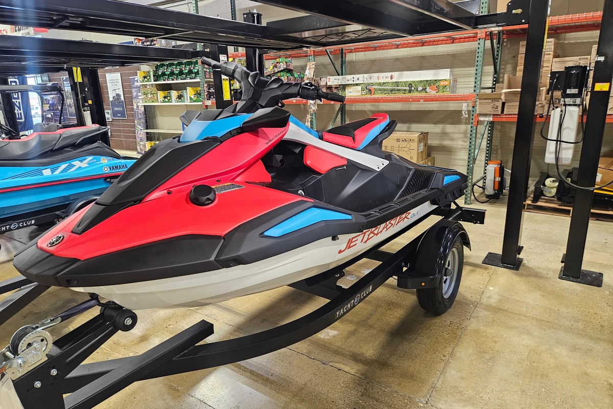2025 Yamaha WaveRunner JetBlaster DLX 3Up - Sold Boat