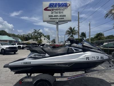 BOATZON | Yamaha WaveRunner VX Cruiser 2016