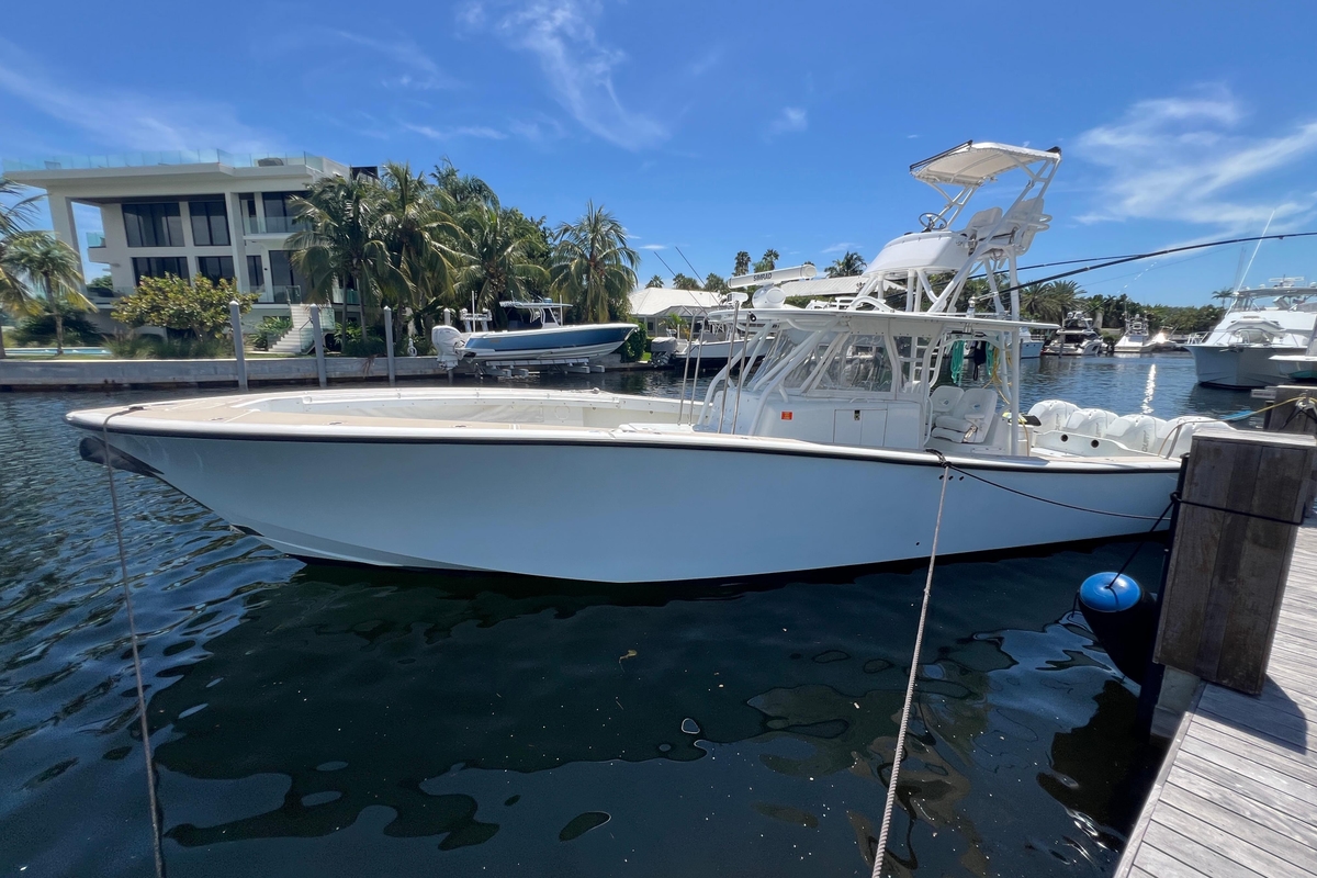 Yellowfin 42 Offshore 2011