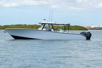 BOATZON | Yellowfin 42 Offshore 2024