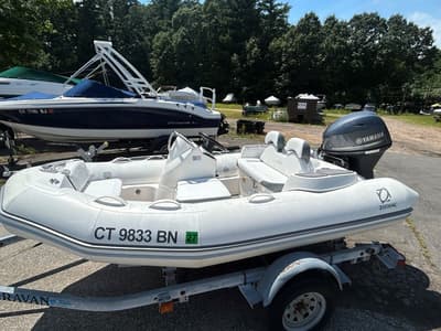BOATZON | Zodiac Boats Yachtline 360 2022