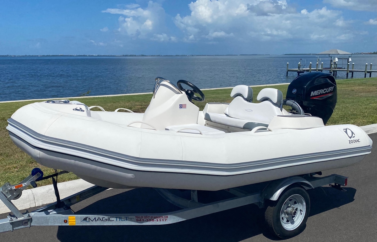 2024 Zodiac Yachtline 360 - Sold Boat