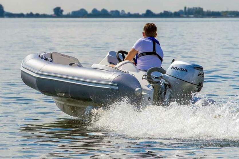 2024 Zodiac Yachtline 400 - Sold Boat